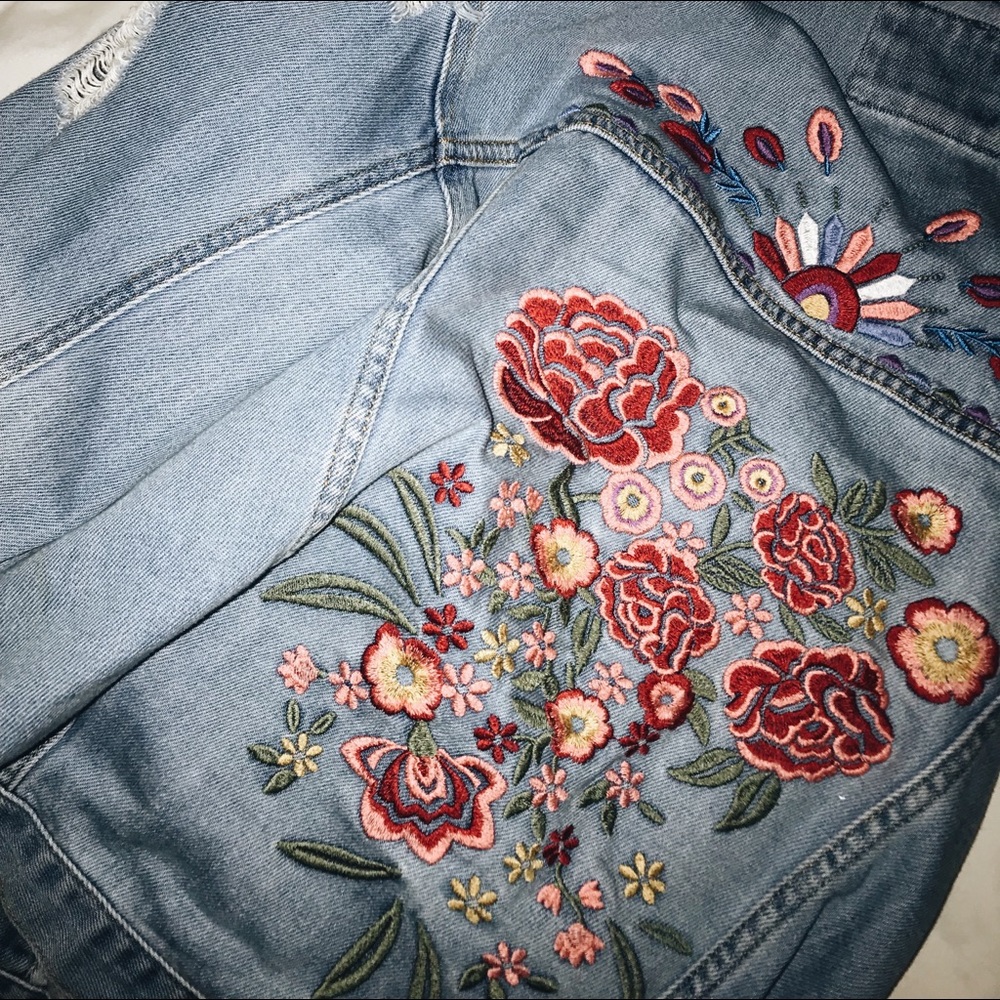 FLORAL DENIM JACKET